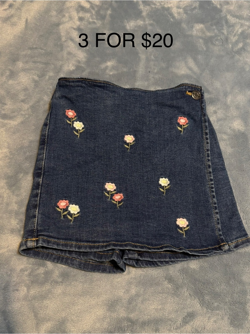 🌟Girls 5T Denim Skort With Embroidered Flower Accents